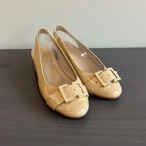 Aerosoles Nude Patent Leather Slingback Shoes, Size 6.5